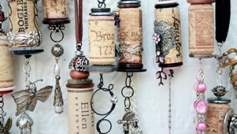 Completely clever idea for personalized Christmas ornaments to make and give at Christmas