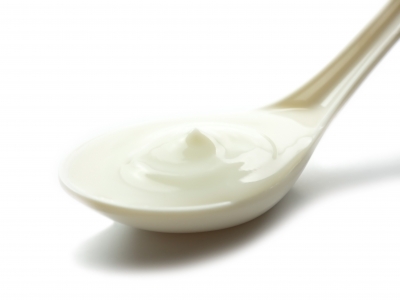 You can make creamy yogurt using either kind of yogurt culture starters. Image: Master isolated images / FreeDigitalPhotos.net